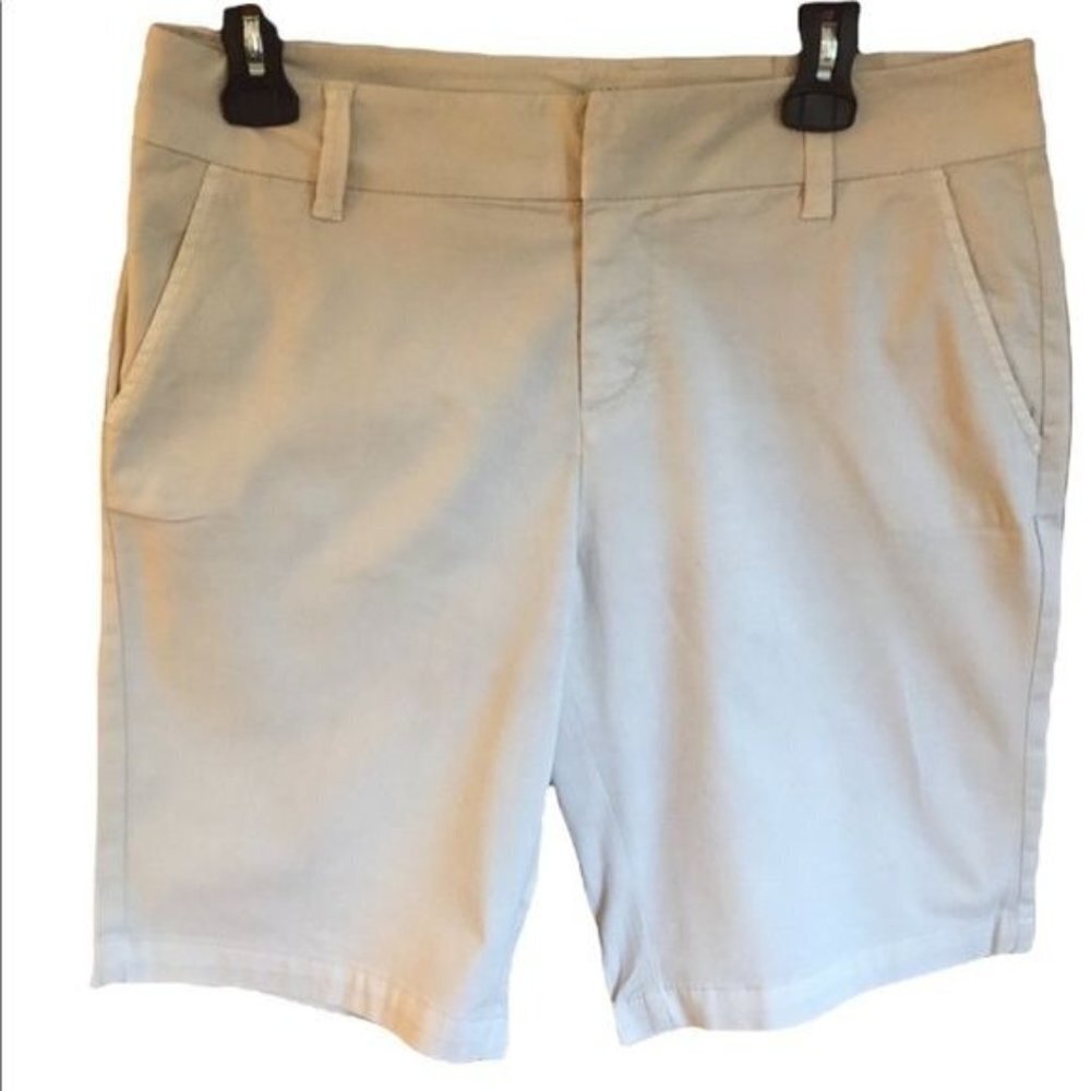G.H. Bass & Co. Womens Classic Bermuda Shorts Size 6 Khaki Tan NWT Timeless